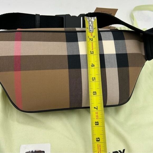 Unisex Burberry multicolor adjustable check belt bag/fanny pack Made in Italy - Picture 8 of 16
